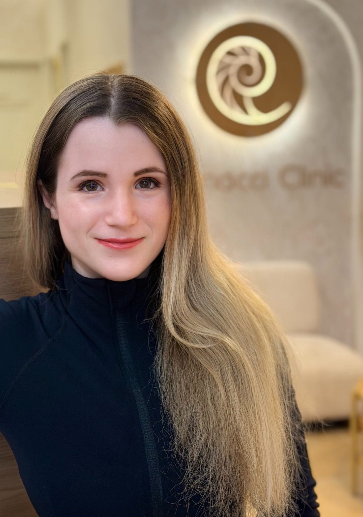 Dr. Szokolyai Adrienn mosolygós fotó